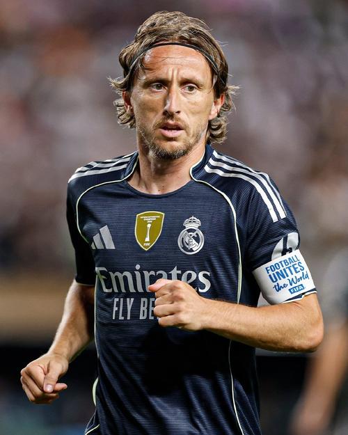 天空：多特仍在推动签下桑乔，但尚未向曼联提交正式报价