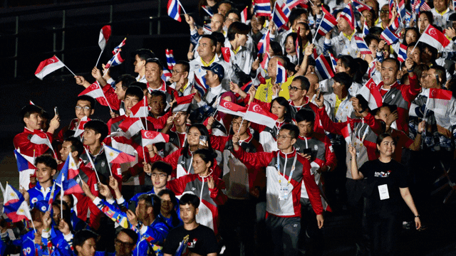 福克斯：哈珀和卡斯尔非常无私，我们还有更大的目标要去实现