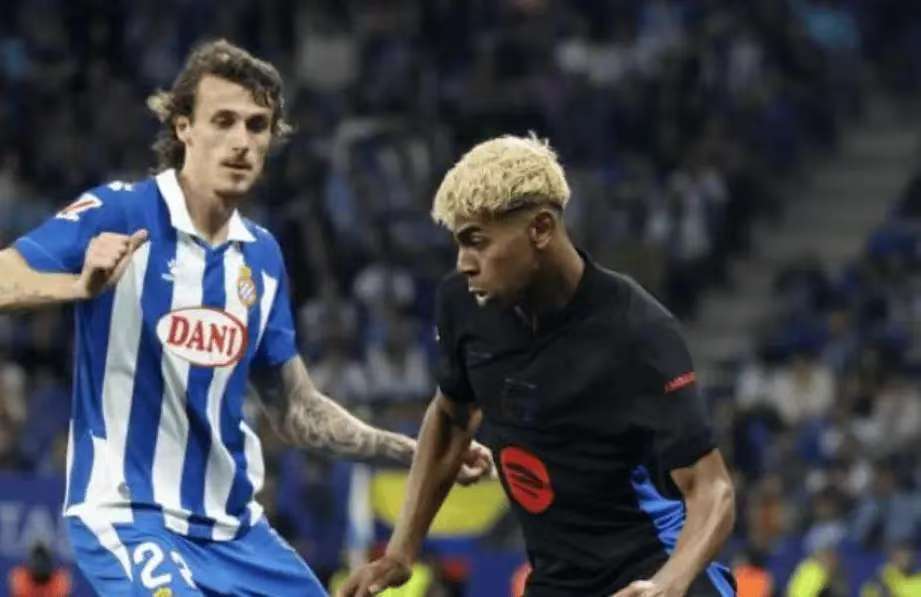 格策：我从小就看梅西踢球，他绝对是我的偶像