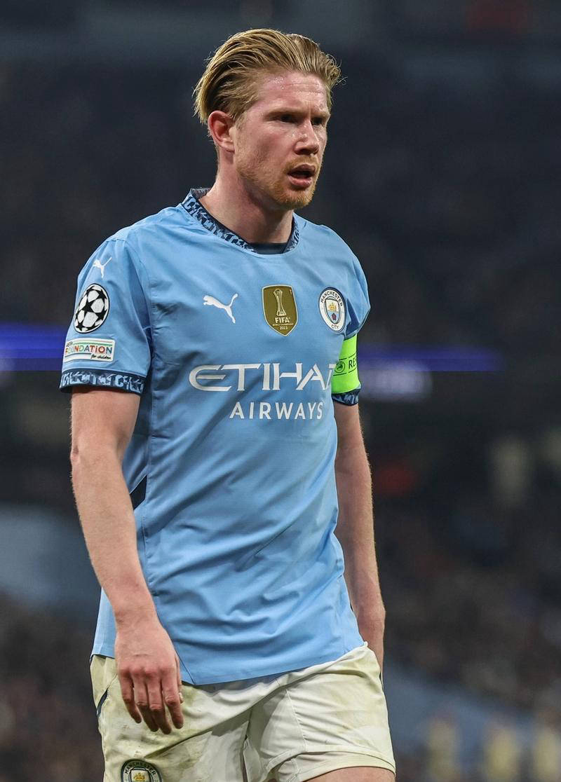 阿莫林抱头无奈！曼联队长补时踢飞空门+2次高射炮 尴尬40射门0球